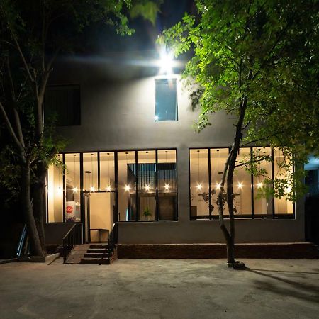 サイレント ヒル ホテル トビリシ ティビリシ エクステリア 写真
